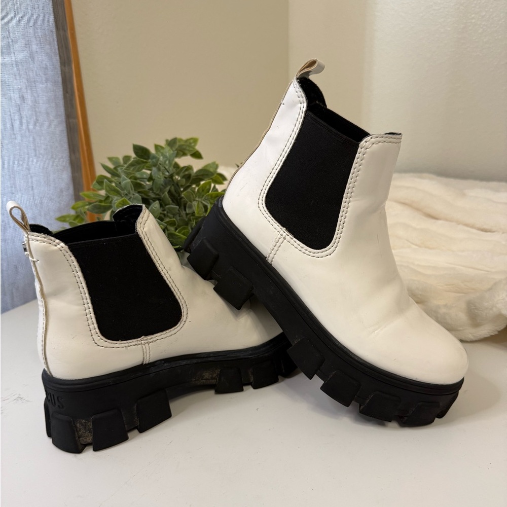 Sam Edelman Circus boots size 7